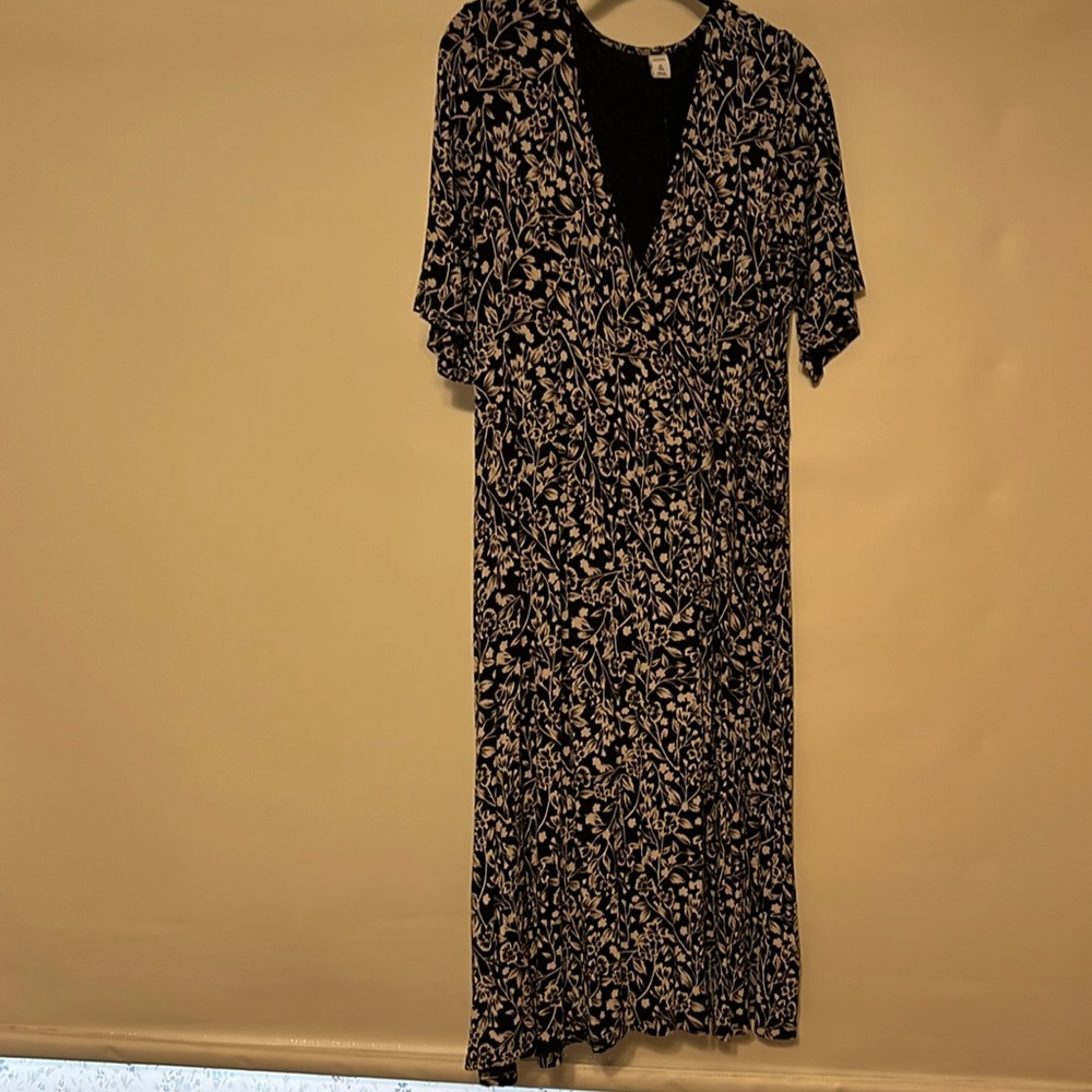 Black and white floral faux wrap dress. Stretchy, comfy lightweight knit